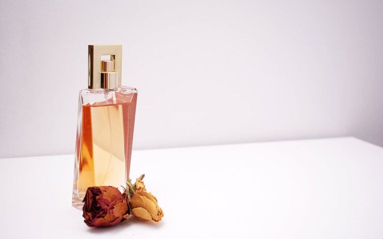 Sztuka dobierania perfum - odkryj swoją idealną nutę
