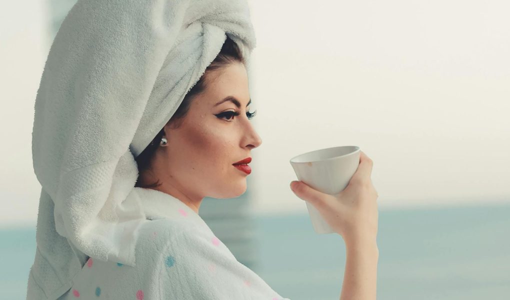Jak się ubrać do spa w hotelu? Postaw na wygodny i elegancki strój, który zapewni Ci relaks i komfort!