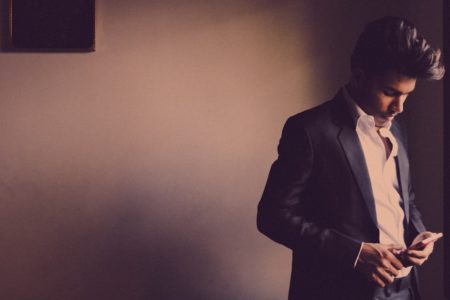 Jak się ubrać? Sprawdź stylowe porady dla mężczyzn, które podkreślą charakter i pewność siebie!