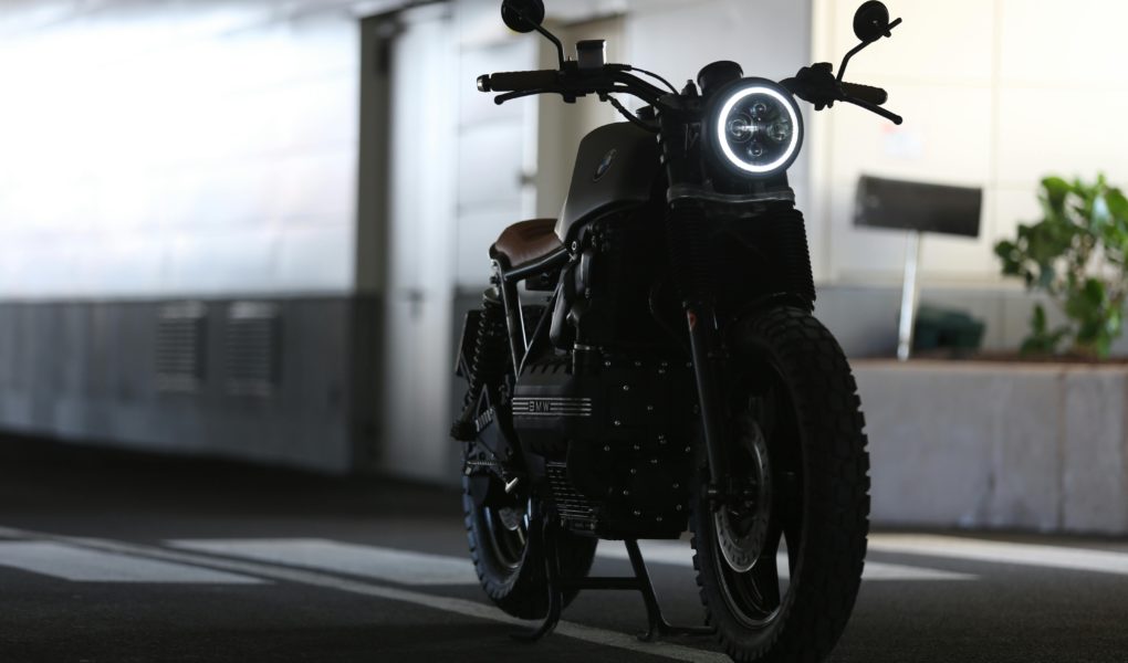 W co się ubrać na motocykl Zobacz, jak wybrać odzież chroniącą przed wiatrem i upadkiem